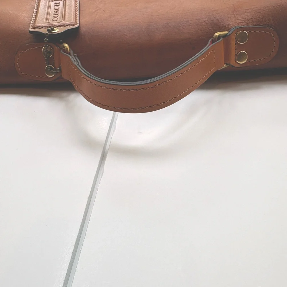 Vintage Coach Devil Wears Prada 2 Metropolitan Messenger Bag - Picture 10 of 12